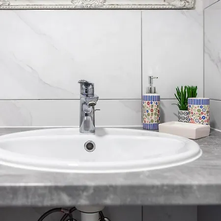 아파트 White Taikos *