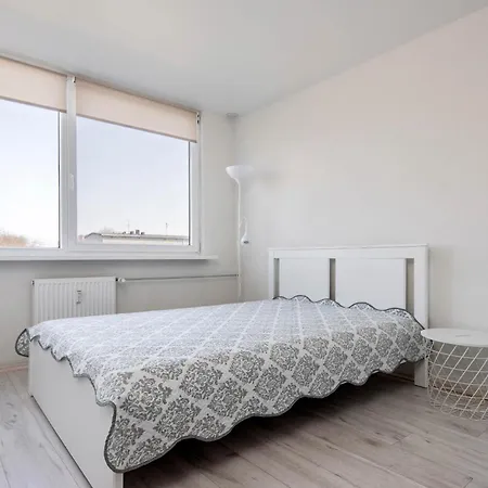 White Taikos Apartment *